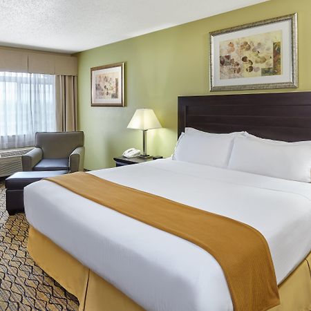 Holiday Inn Express & Suites Chicago-Libertyville By Ihg Buitenkant foto