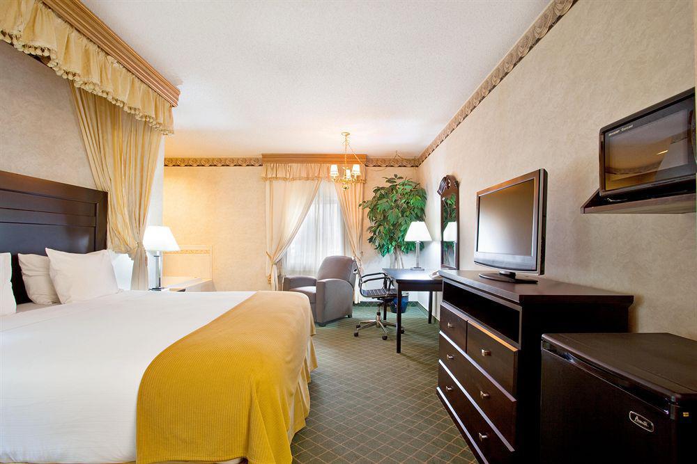 Holiday Inn Express & Suites Chicago-Libertyville By Ihg Kamer foto