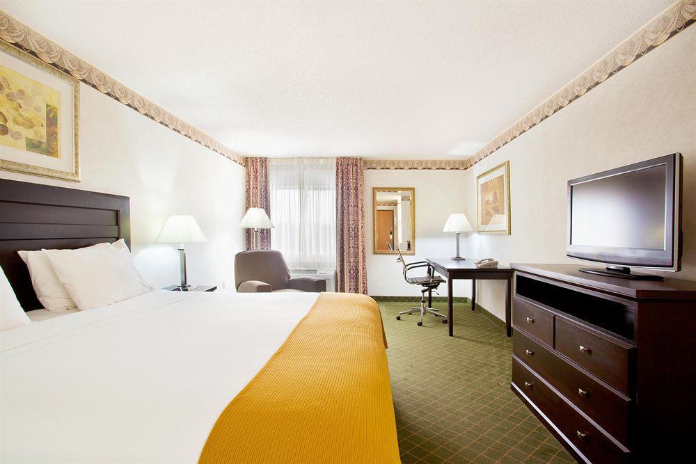 Holiday Inn Express & Suites Chicago-Libertyville By Ihg Buitenkant foto